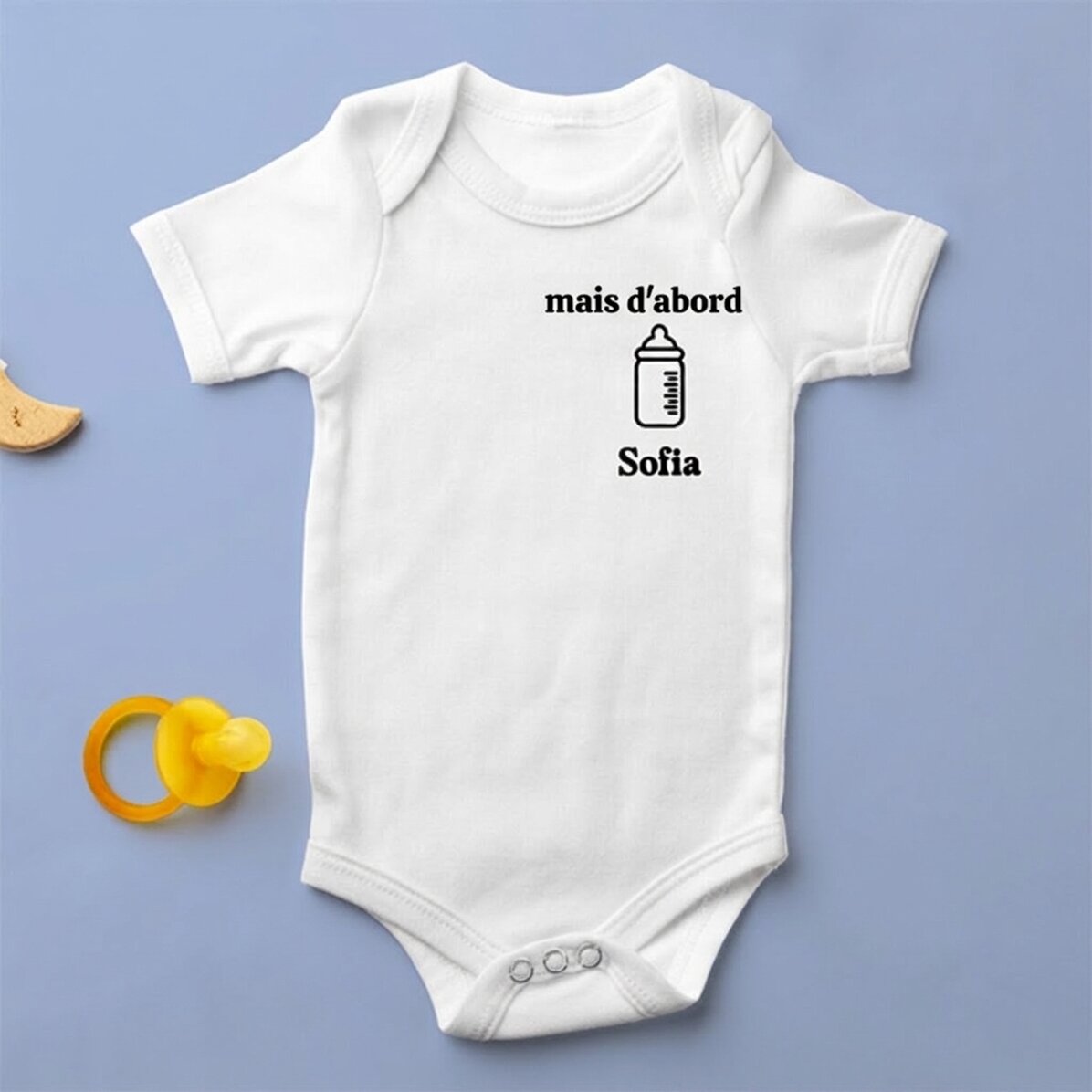 Body pour bébé personnalisé avec un texte - « But first... »