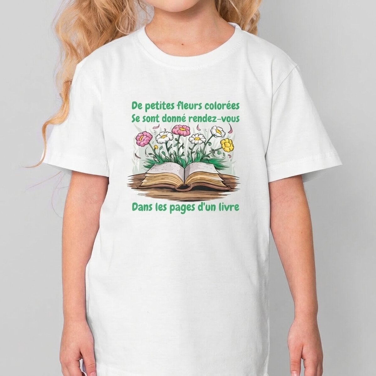 T-shirt en coton pour enfants personnalisé avec un texte - Petites fleurs colorées