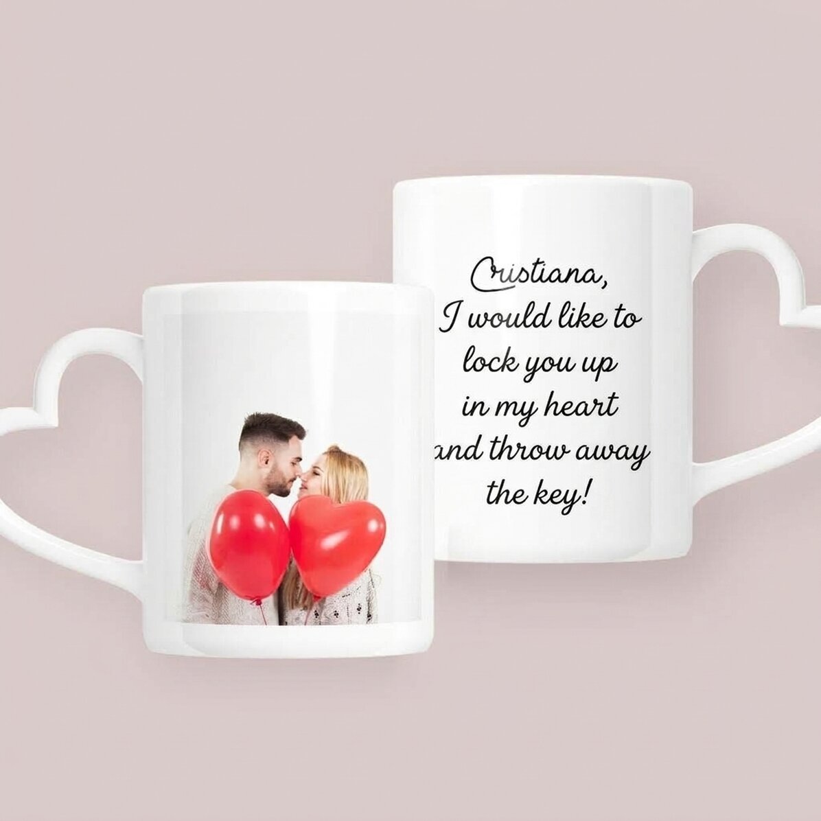 Tasse personnalisée avec une photo et un texte - modèle avec anse en forme de cœur