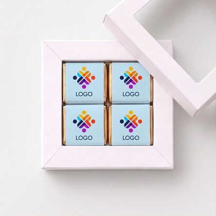 Coffret cadeau contenant 4 mini-chocolats personnalisés avec un logo