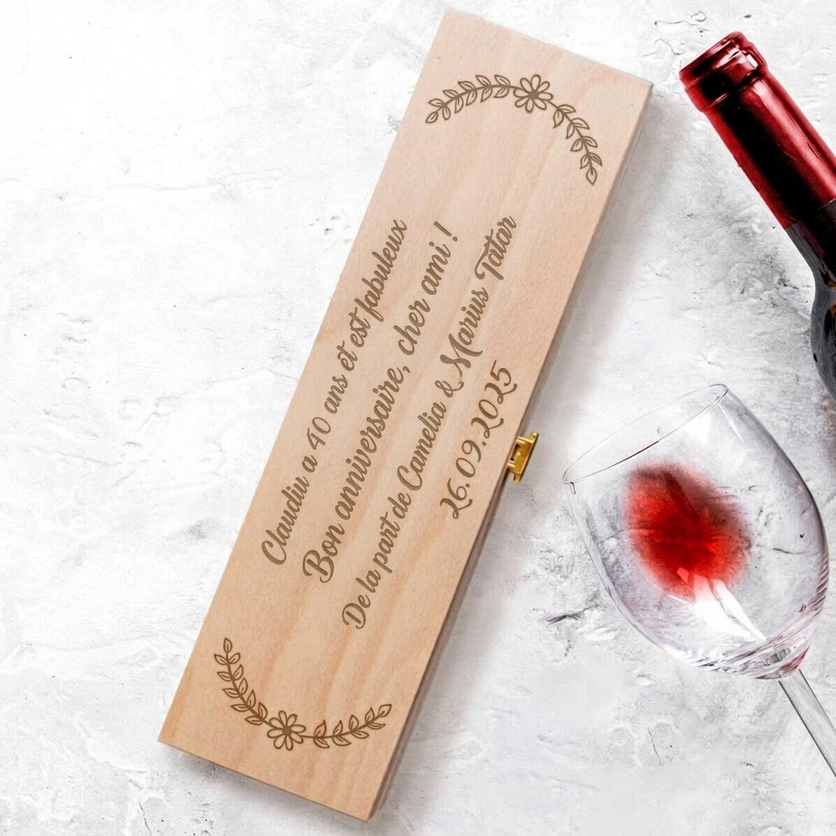 Caisse de vin personnalisée avec un message