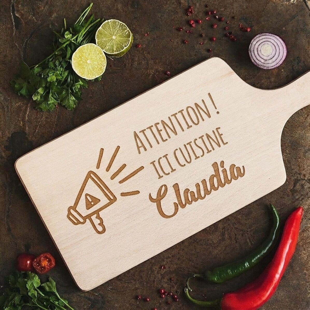 Planche à découper personnalisée - Attention, on cuisine ici…