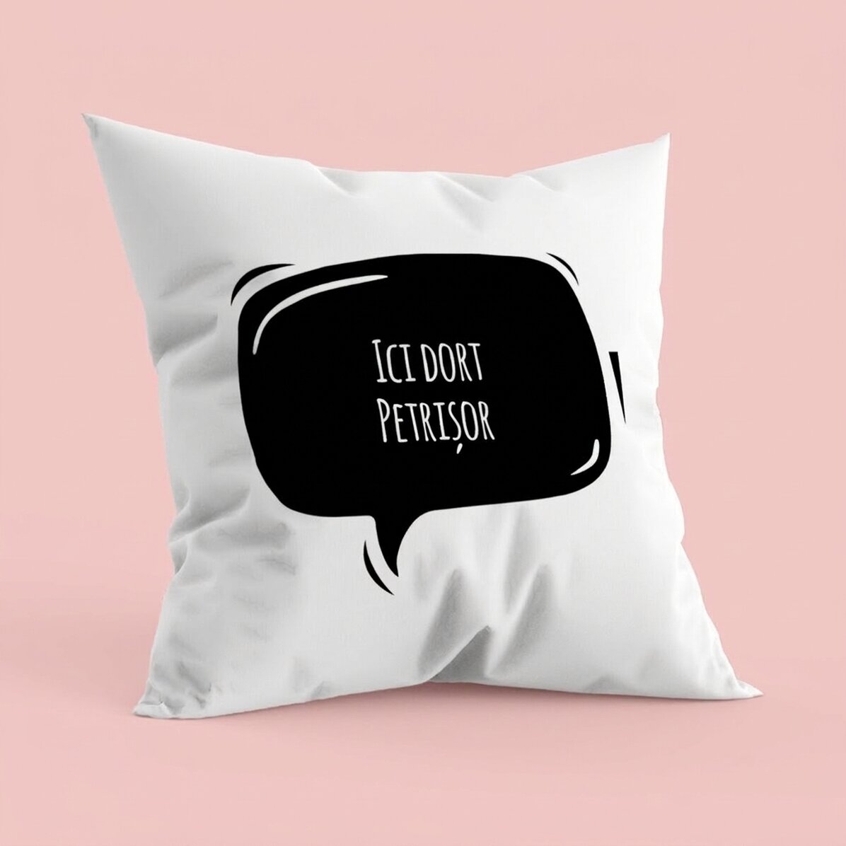 Un coussin personnalisé avec un message amusant