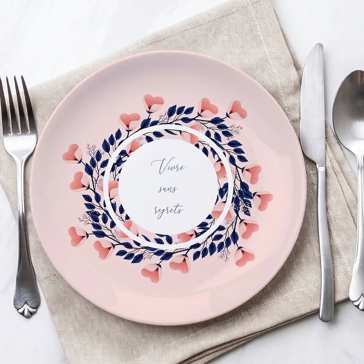 Assiette personnalisée avec inscription : « live with no regrets »