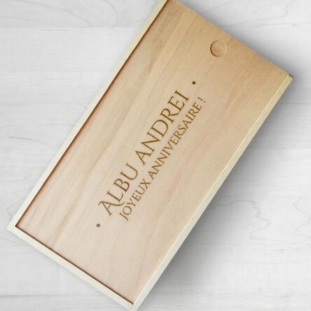 Coffret cadeau personnalisé en bois avec nom et texte