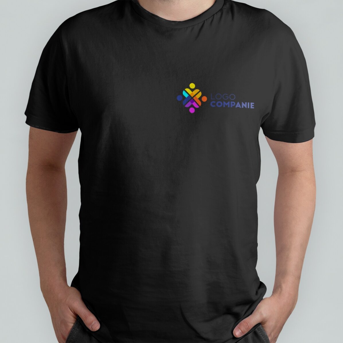 T-shirt en coton personnalisé avec un logo sur le côté gauche