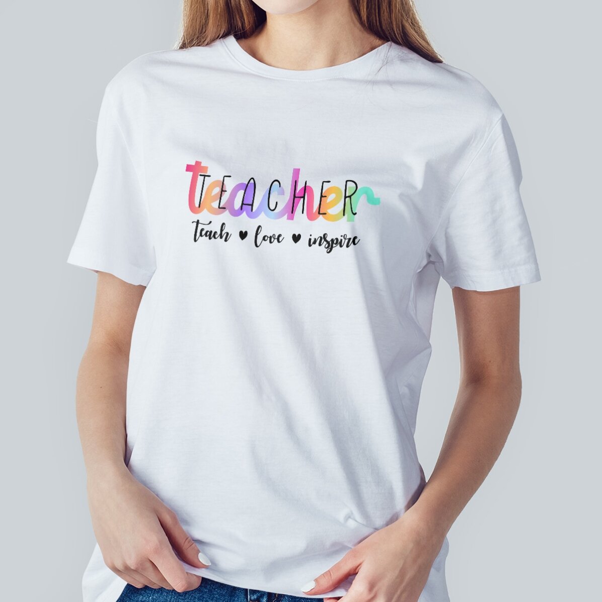 T-shirt en coton personnalisé avec le texte « Teach, love, inspire »