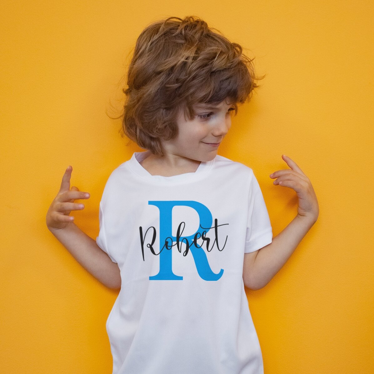 T-shirt de sport pour enfants personnalisé avec une initiale et un prénom
