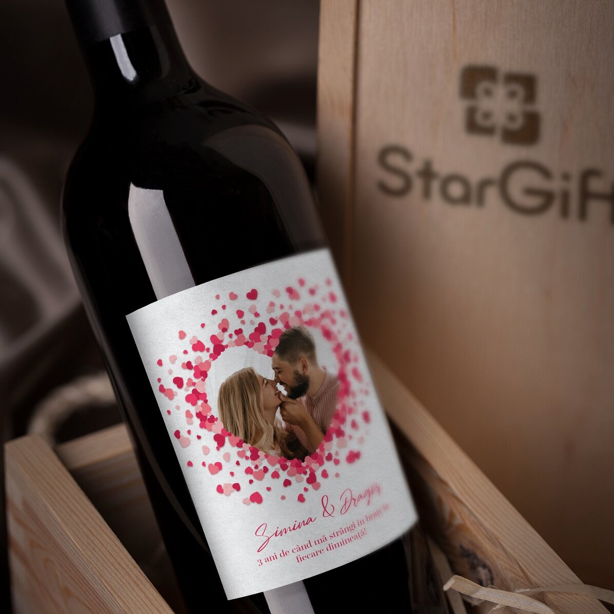 Vin personnalisé avec un message pour les couples - Love is in the air